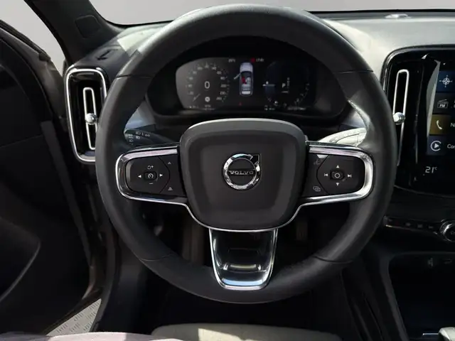 Volvo XC40 view 15