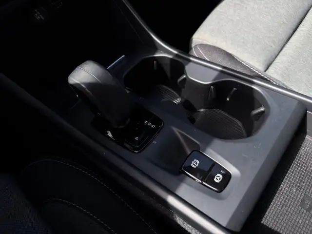 Volvo XC40 view 12