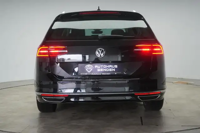 Volkswagen Passat view 6