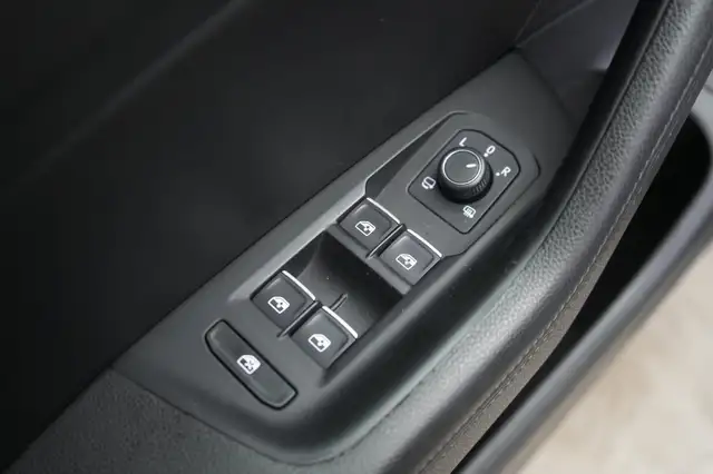 Volkswagen Passat view 27