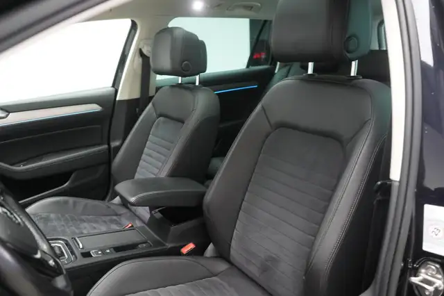 Volkswagen Passat view 21