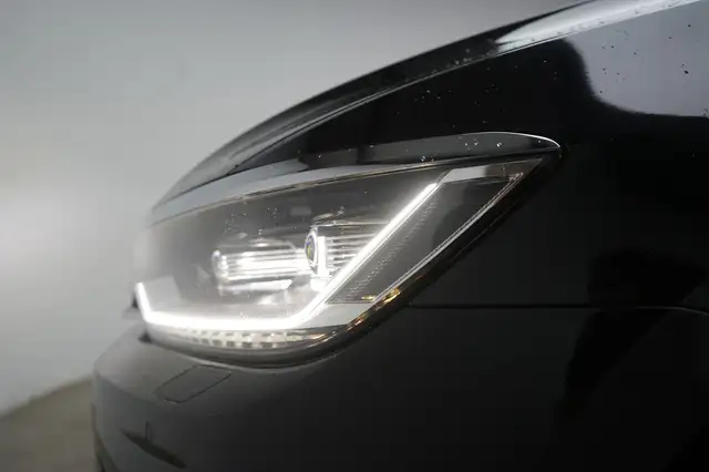 Volkswagen Passat view 12