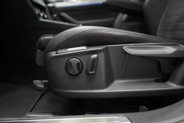 Volkswagen Passat view 29