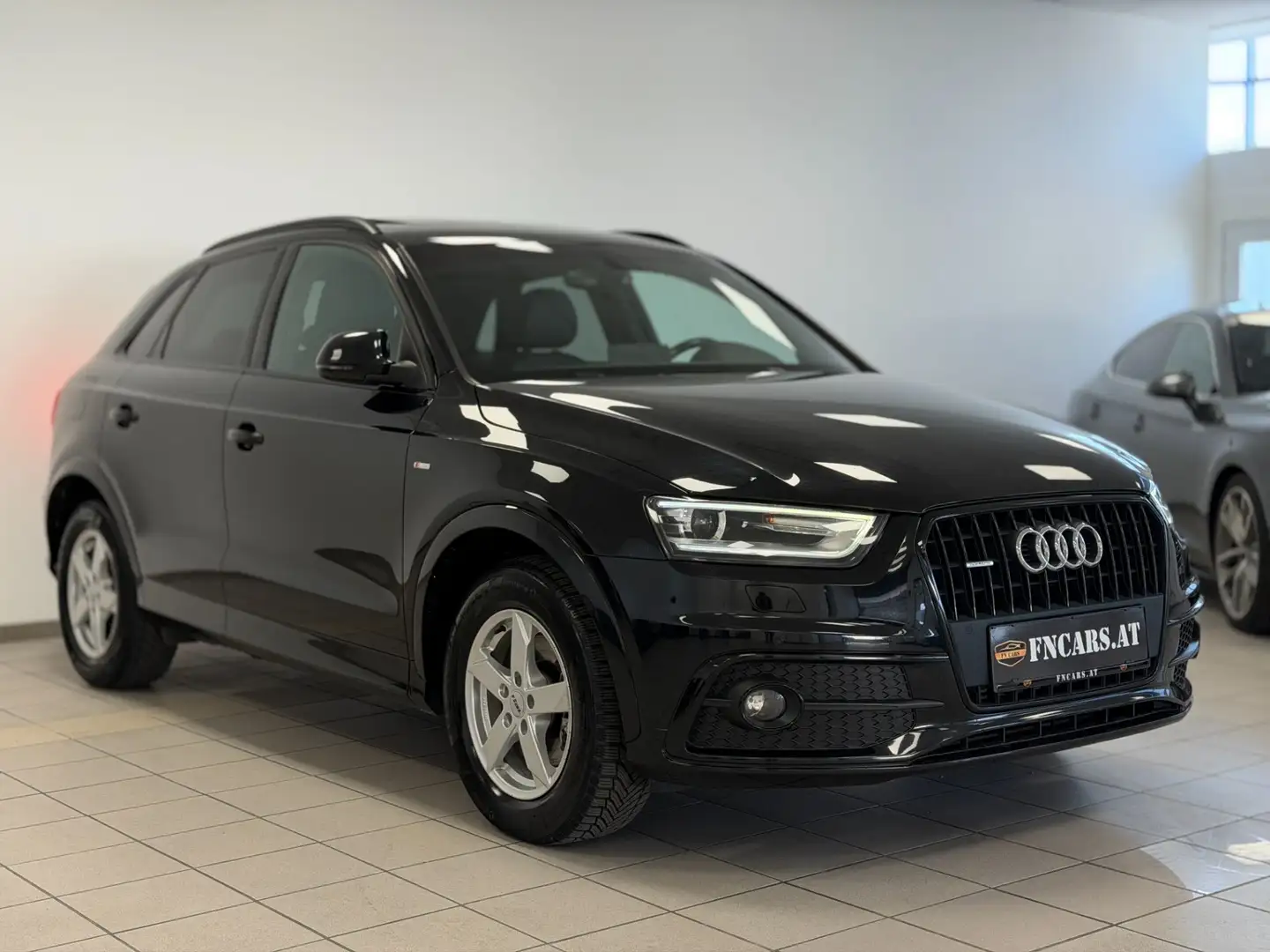 Audi Q3 2,0 TDI quattro  S-tronic S-Line Panorama | BOSE Schwarz - 1