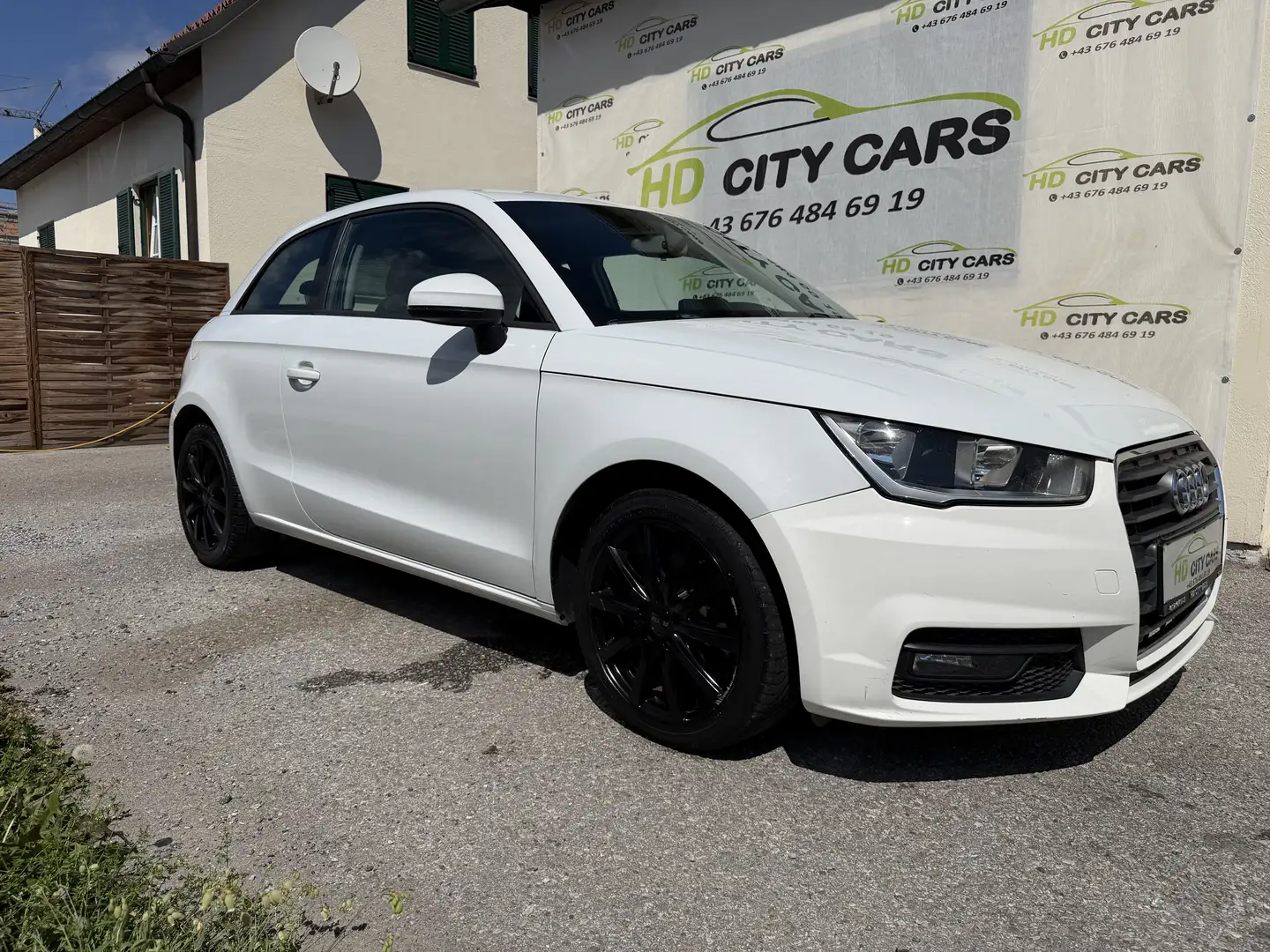 Audi A1 1,4 TDI ultra ERSTBESITZ/ FRISCHE PICKERL!! - 1
