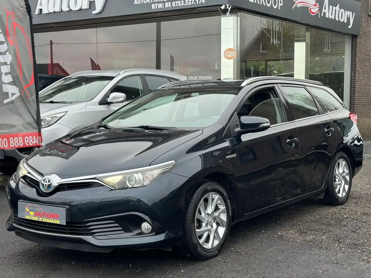 Toyota Auris Auris SW HEV 1.8i HSD Comfort Bleu - 2