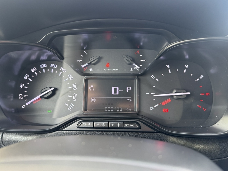 Citroen C3 1.2 PT Shine | AUT | KEY LESS | APPLE CARPLAY | — photo 22
