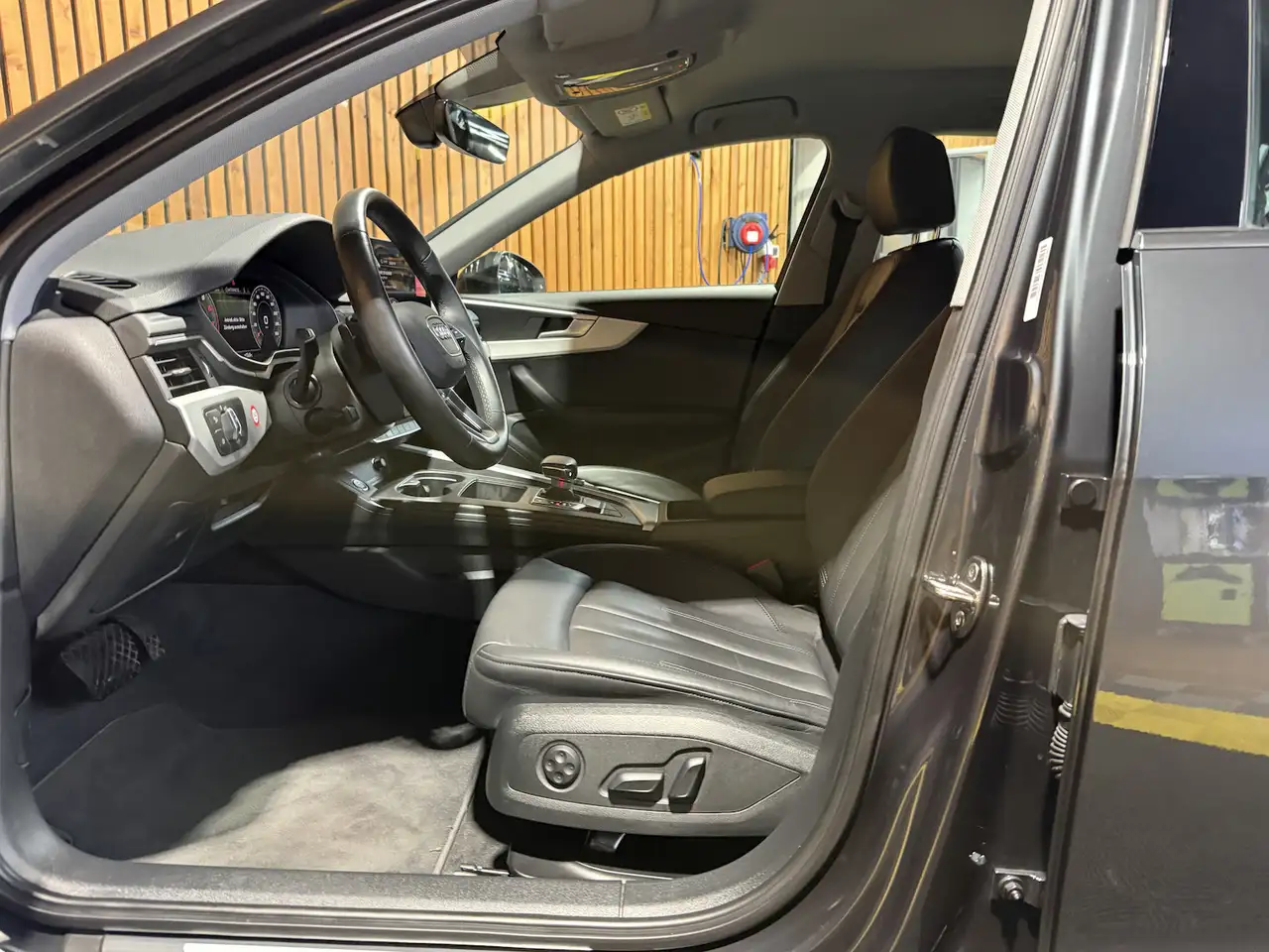 Audi A4 Avant adv. 40 TFSI Aut Navi*Kam*ACC*LED*Leder, миниатюра 13