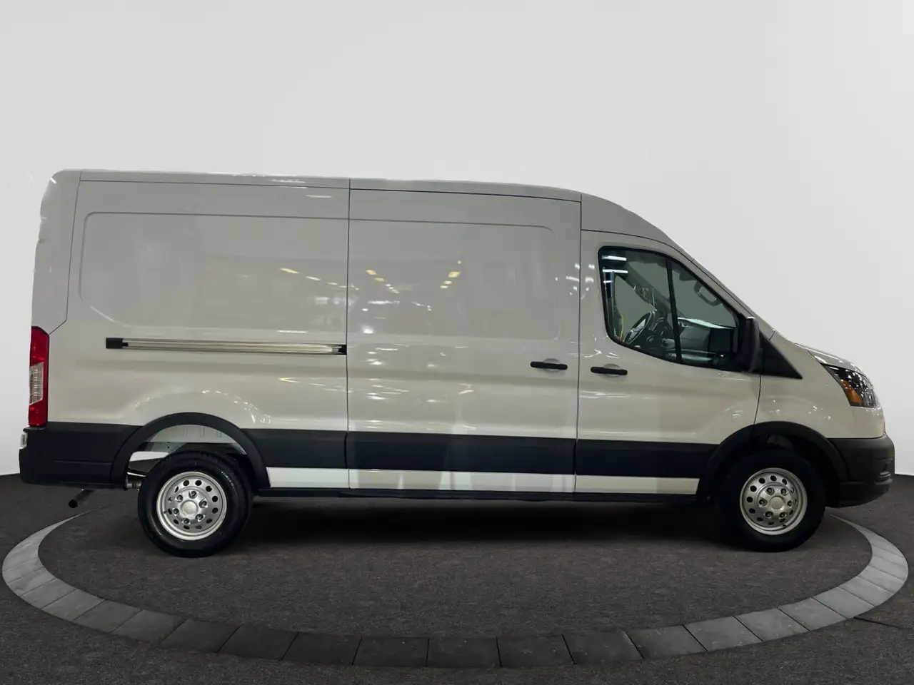 Ford Transit Cargo Van снимка Ford Transit Cargo Van