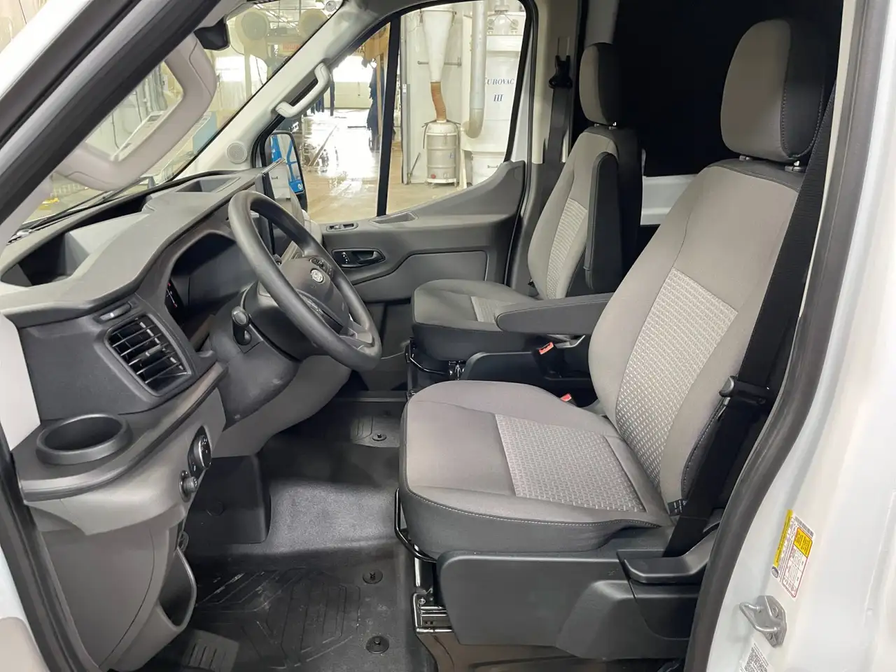 Ford Transit Cargo Van снимка Ford Transit Cargo Van