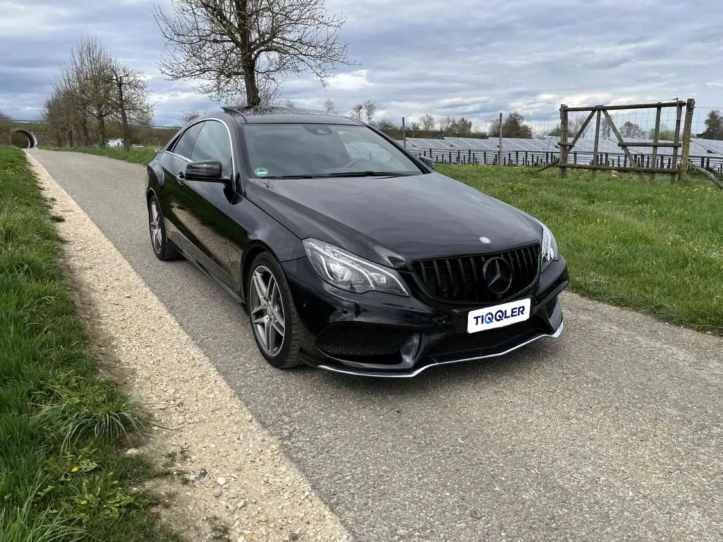 Mercedes-Benz E 250 Coupe 7G-TRONIC Sport Edition Schwarz - 2