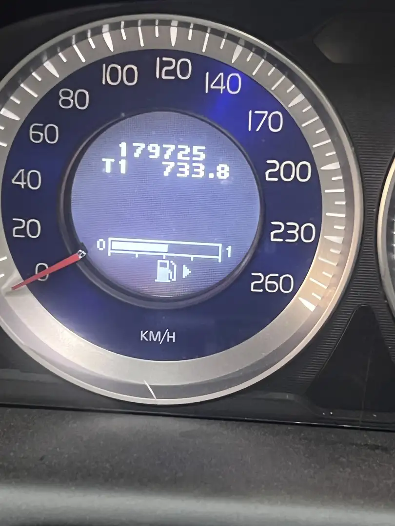 Volvo XC60 D5 AWD Aut. RDesign - 2