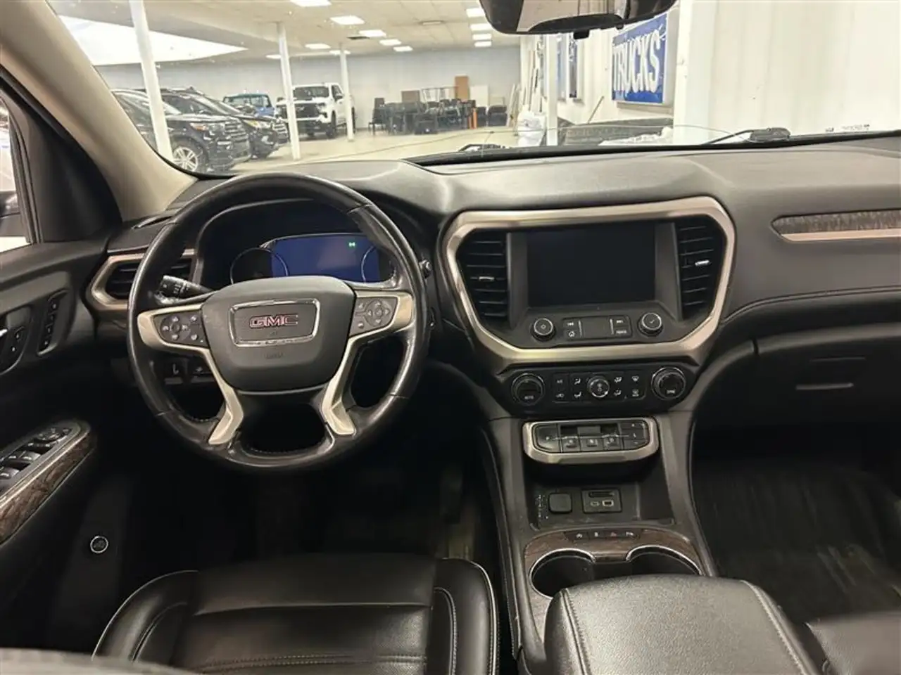 GMC Acadia снимка GMC Acadia