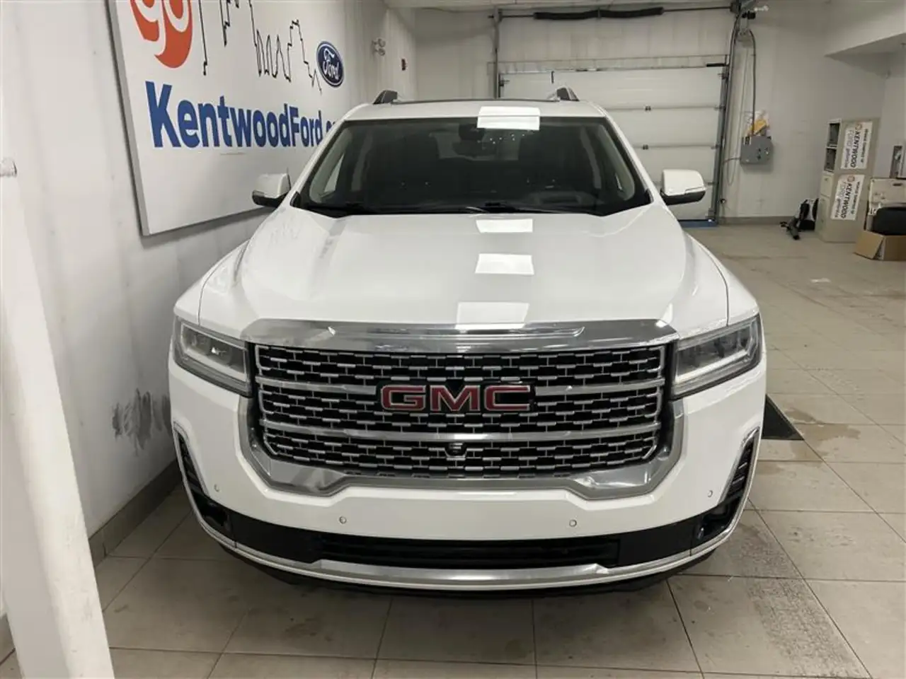 GMC Acadia снимка GMC Acadia