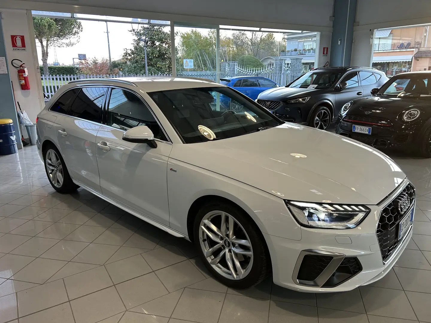 Audi A4 A4 Avant 35 2.0 tdi mhev 163cv s-tronic s line Wit - 2