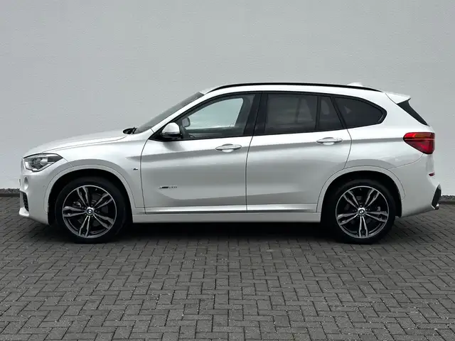 BMW X1 view 8