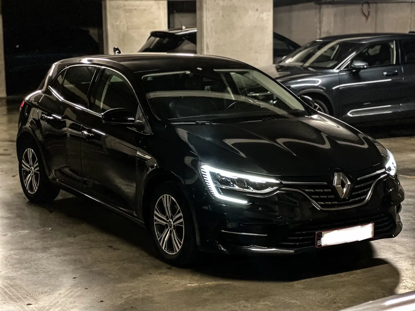 Renault Megane Megane TCe 140 GPF INTENS Zwart - 1