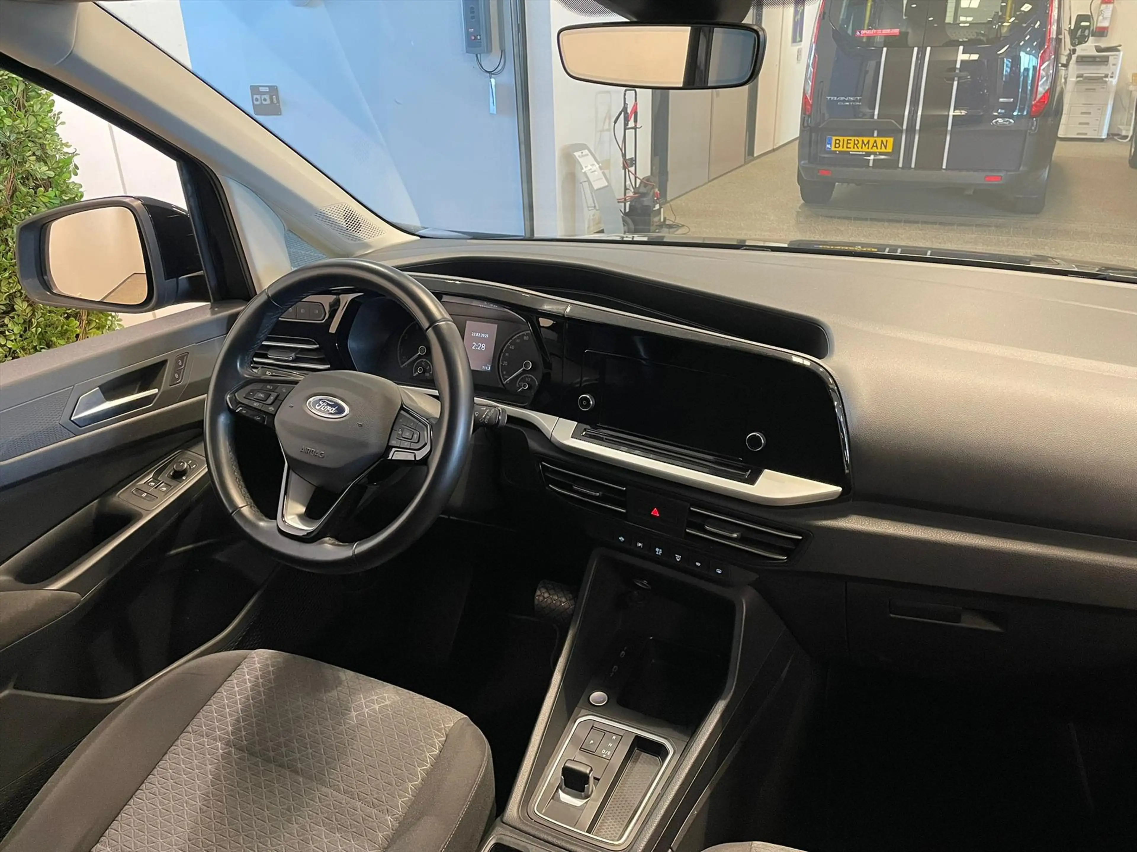 Ford Tourneo Connect L2 Rolstoelauto Automaat 5+1 — photo 12