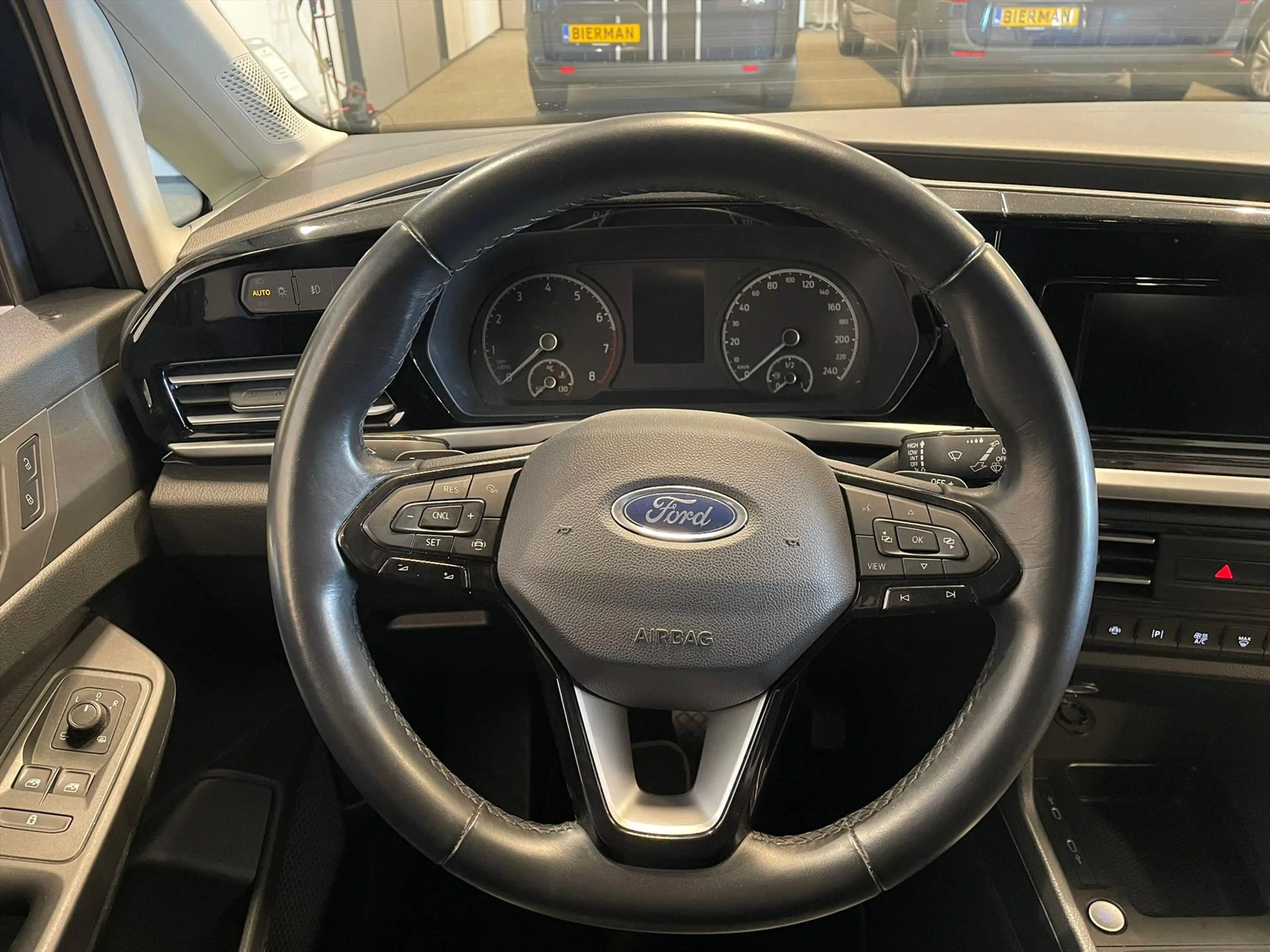 Ford Tourneo Connect L2 Rolstoelauto Automaat 5+1 — photo 14
