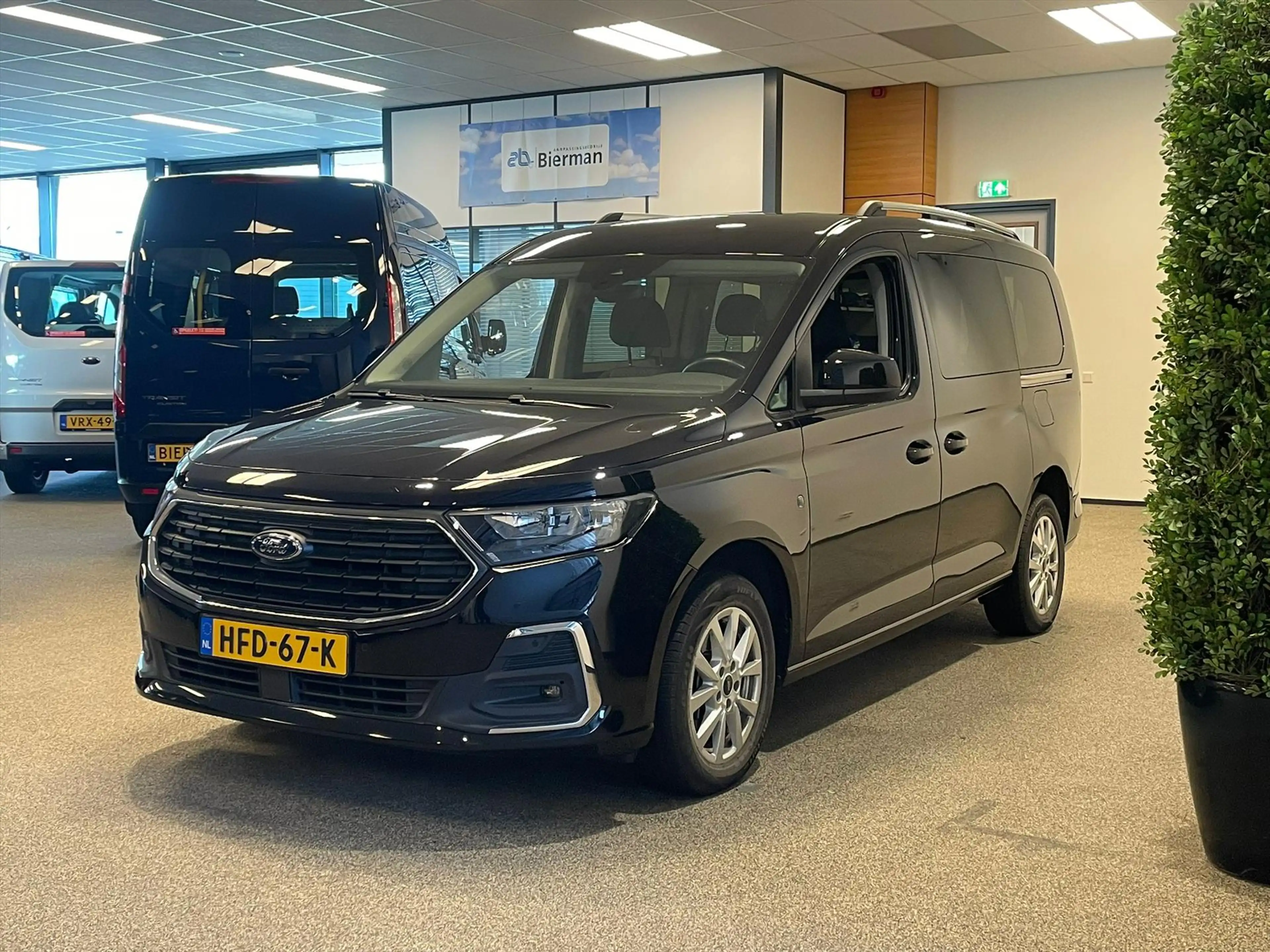 Ford Tourneo Connect L2 Rolstoelauto Automaat 5+1 — photo 9