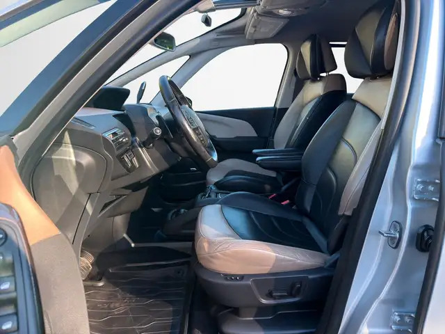 Citroen C4 Picasso view 10