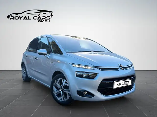 Citroen C4 Picasso view 3