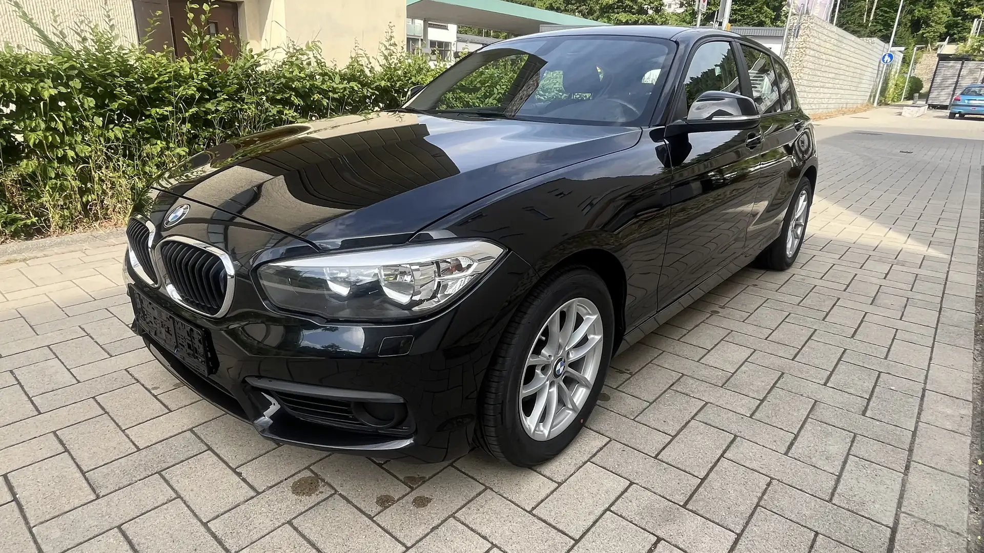 BMW 118 118 d Automatic Model 2019 TÜV neu Schwarz - 1