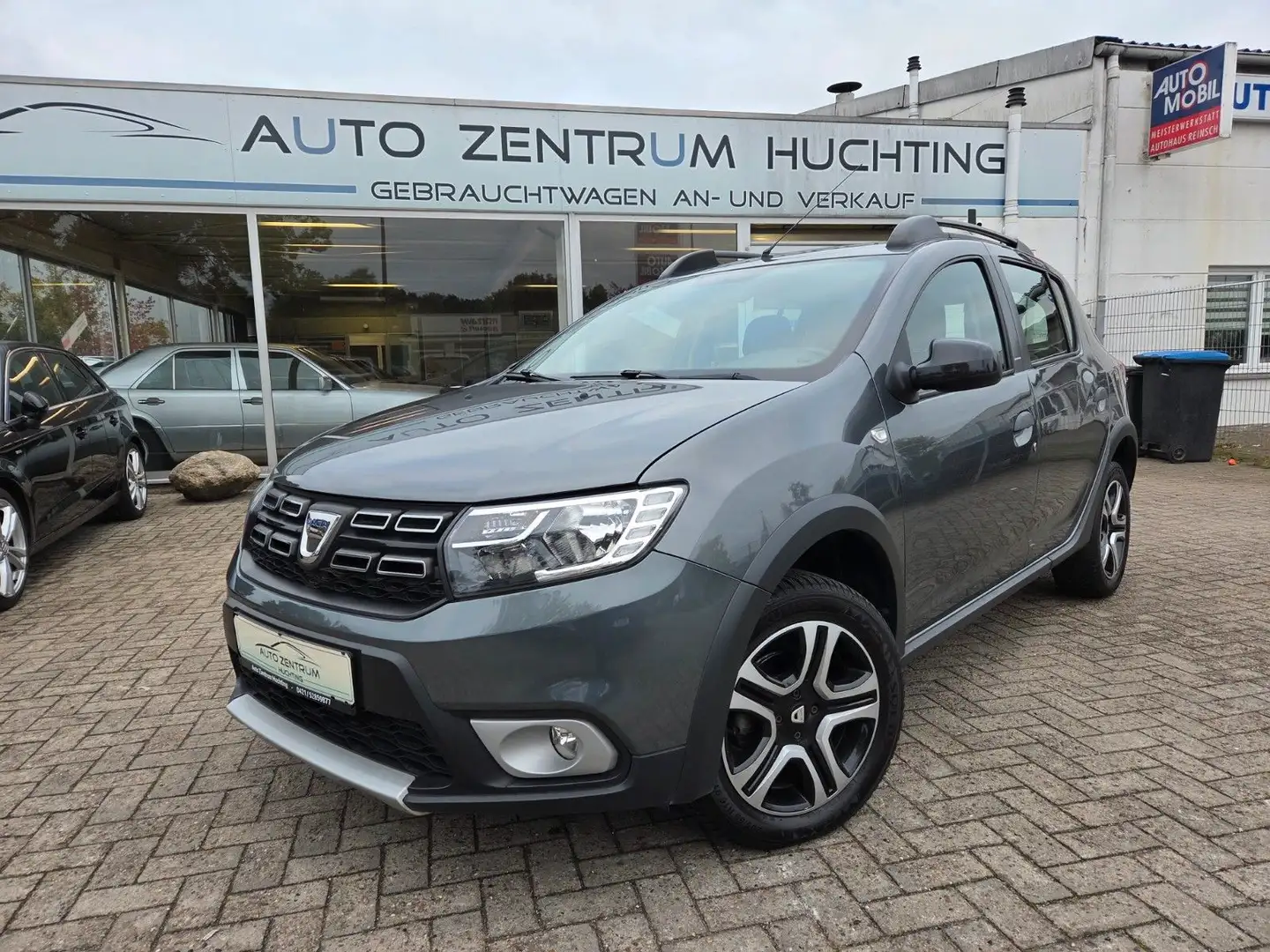 Dacia Sandero II Stepway Celebration*1 HAND*HU AU NEU* Grau - 1