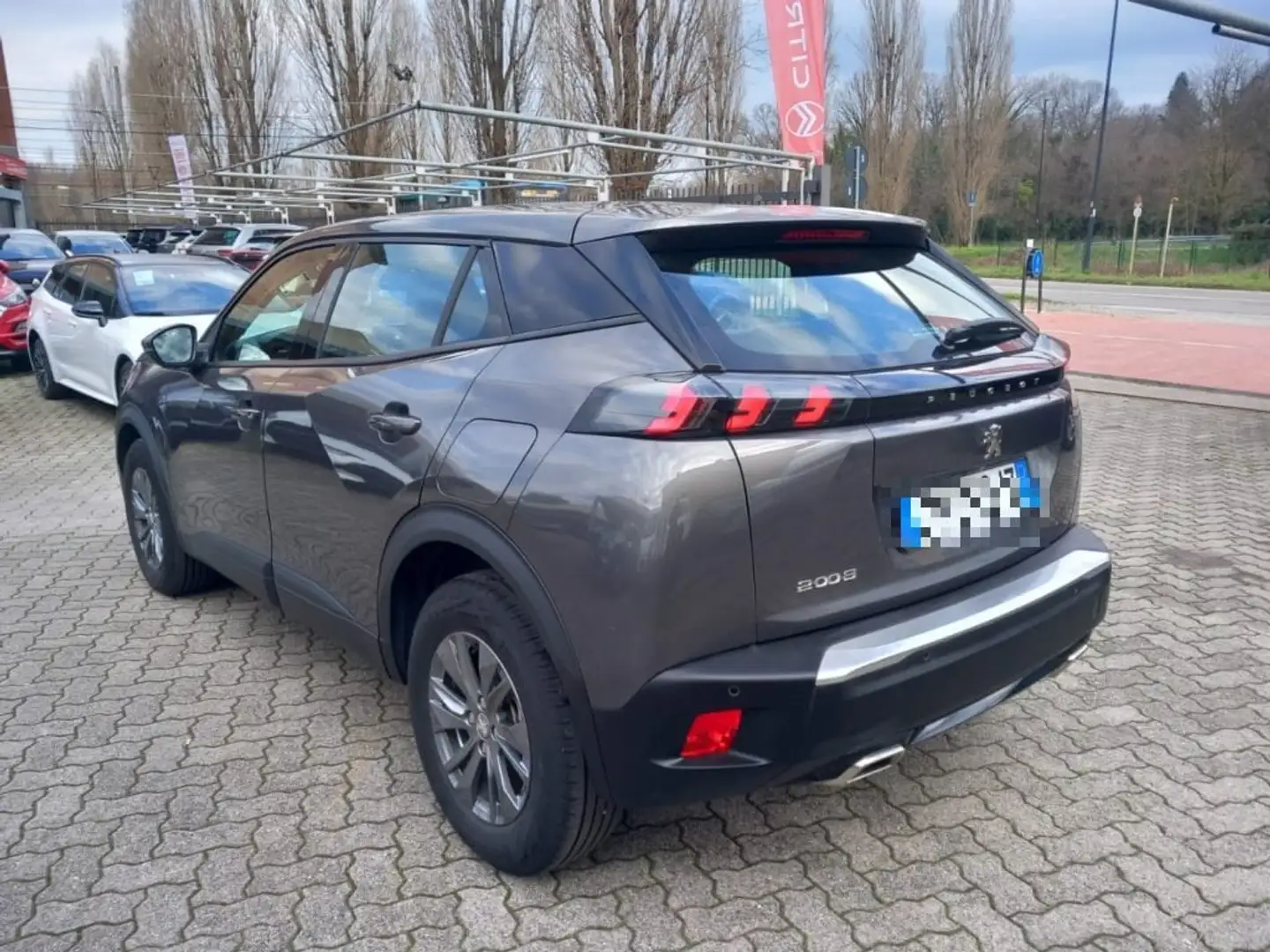 Peugeot 2008 PureTech 130 S&S Active Grigio - 2