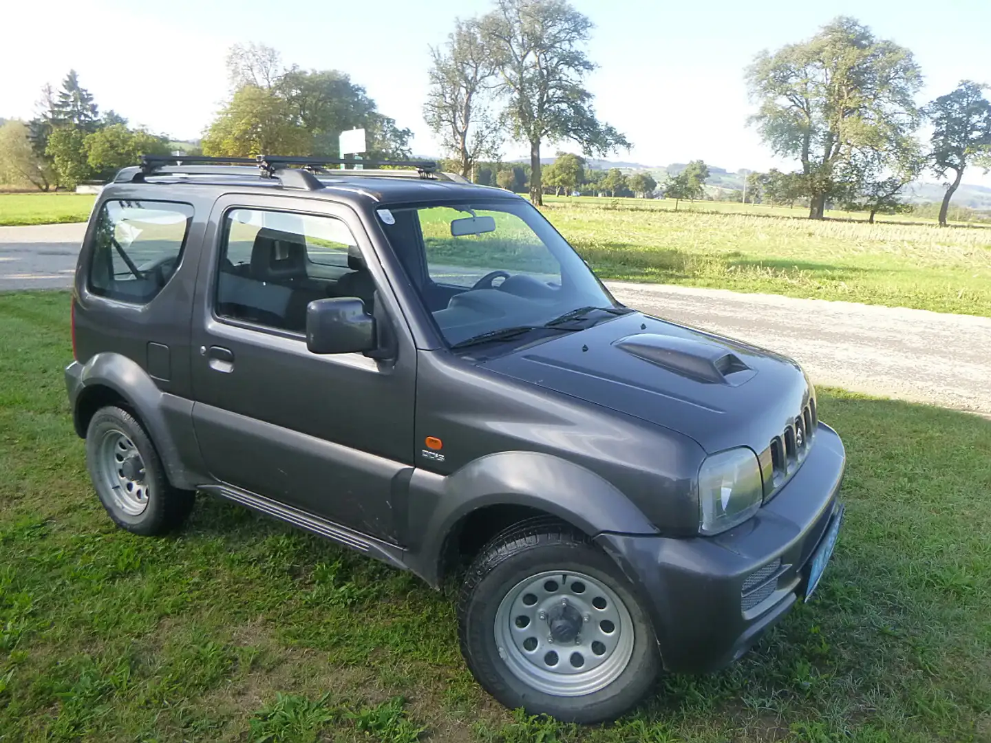 Suzuki Jimny 1,5 VX DDiS Grau - 1