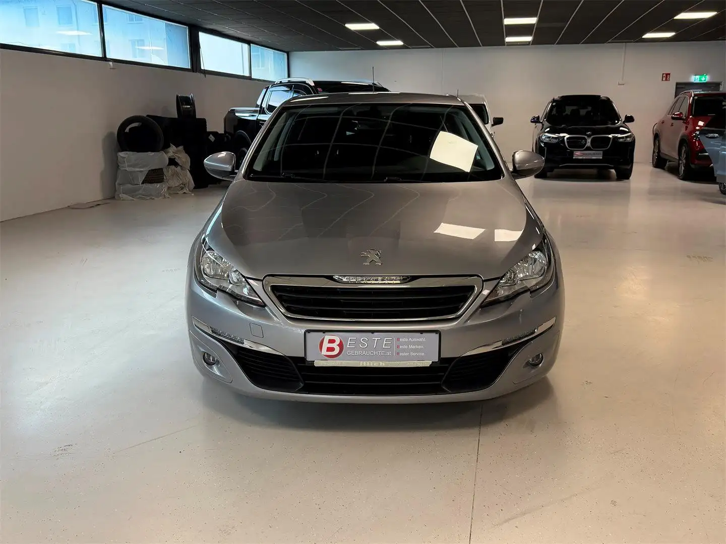 Peugeot 308 1,6 Blue HDi Active Grau - 2