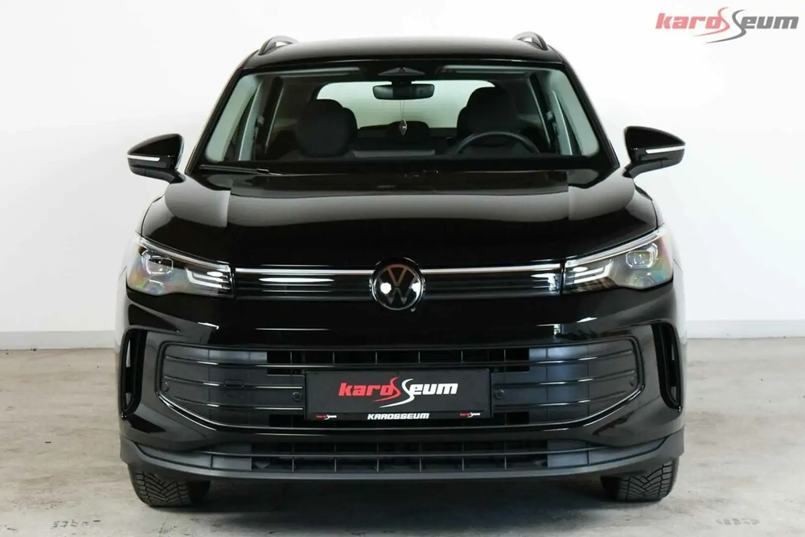 Volkswagen Tiguan 4Me TDI Aut. | WENIG KM | Anhängerkupplung Schwarz - 2