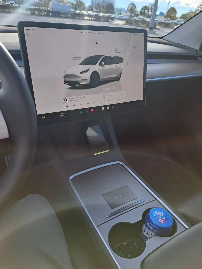 Tesla Model Y Model Y 2023 Performance Dual Motor awd White - 1