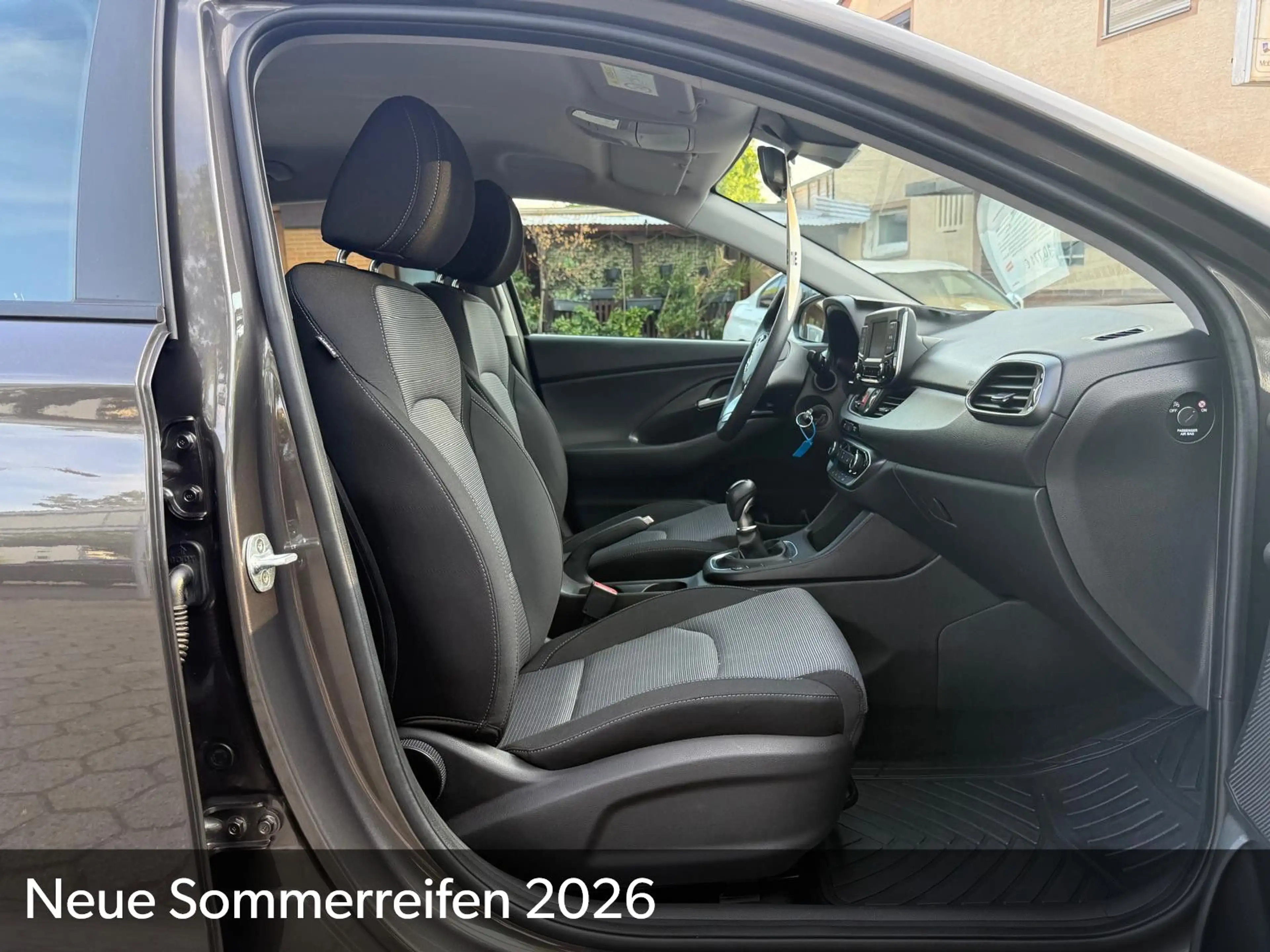 Hyundai i30 MPI (1.4L-99PS)KLIMA.TEMP.AHK.GARANTIE — photo 10
