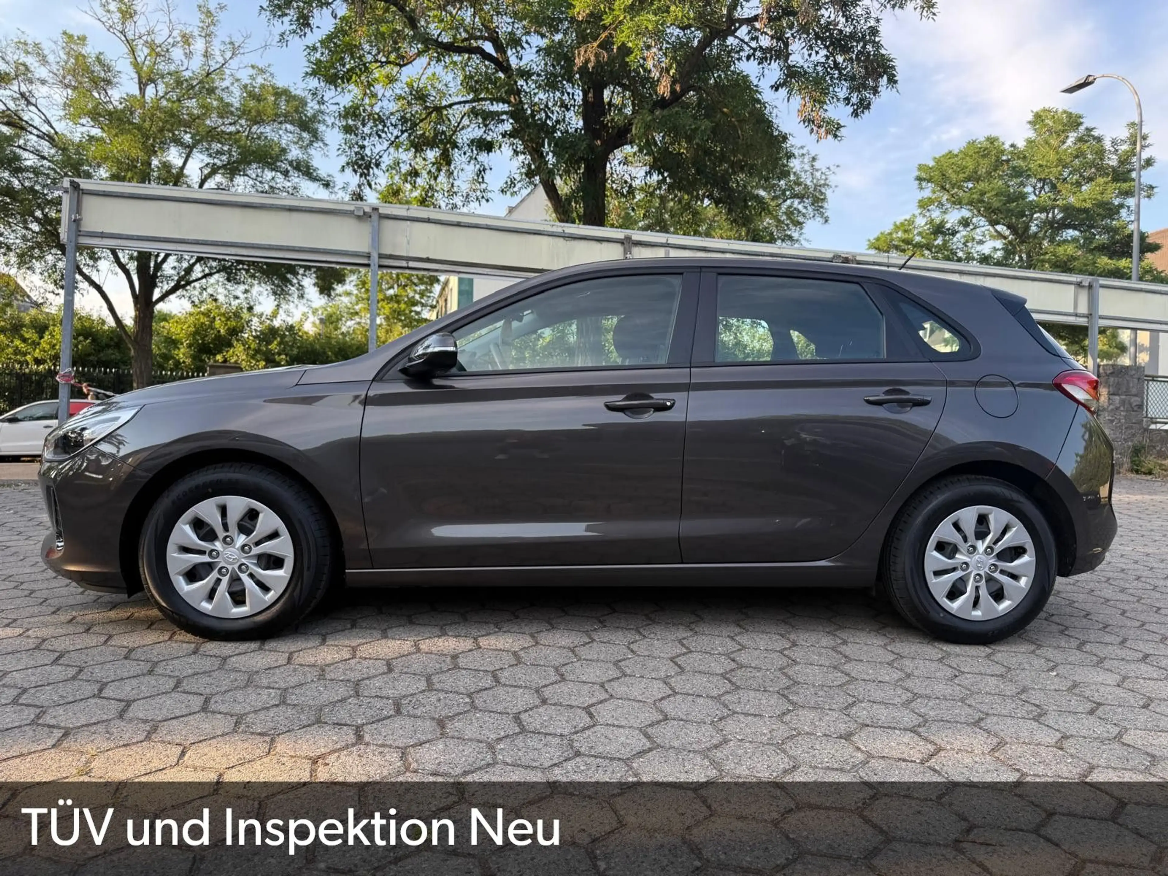 Hyundai i30 MPI (1.4L-99PS)KLIMA.TEMP.AHK.GARANTIE — photo 2