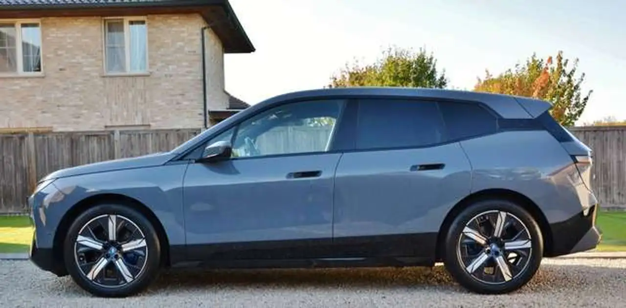 BMW iX