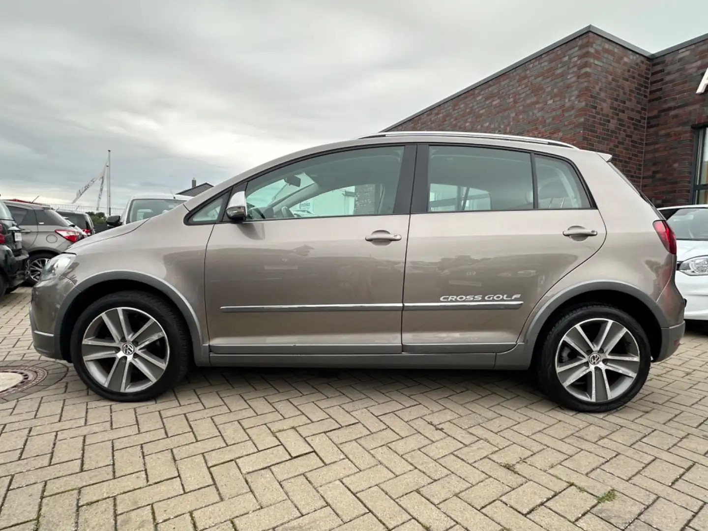 Volkswagen Golf Plus 1.2 CrossGolf TÜV&Service NEU*2te Hand Marrone - 2