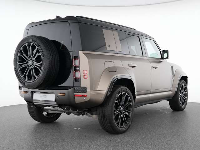 Land Rover Defender 110 P635 OCTA 22"+AHK+WI-FI