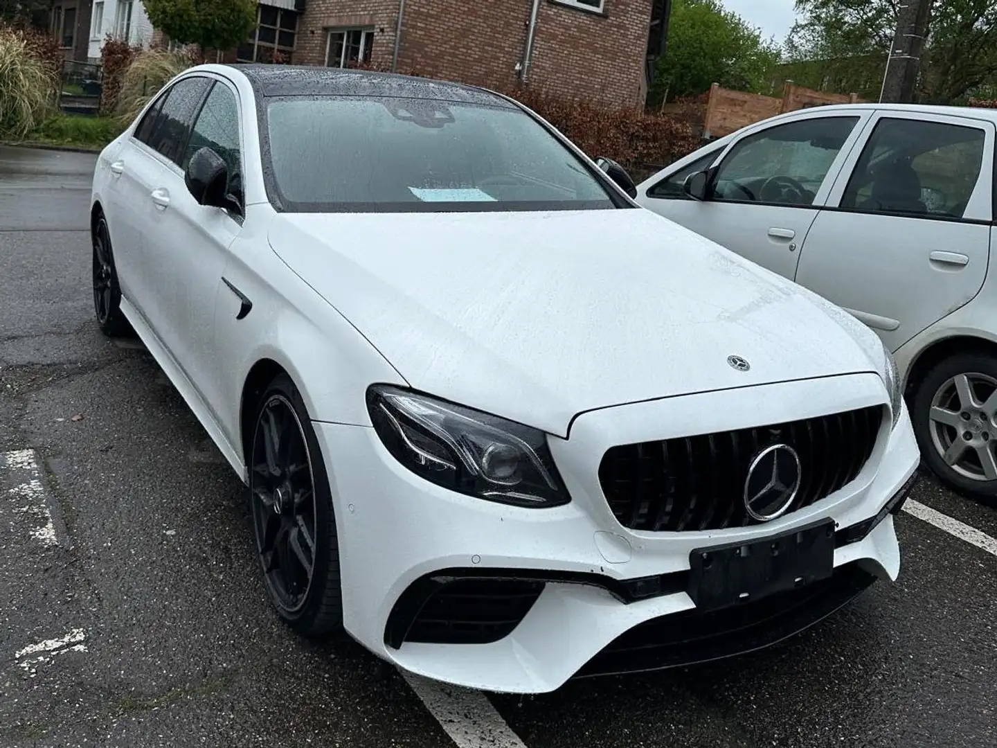 Mercedes-Benz E 400 d 4Matic 9G-TRONIC AMG Line Blanc - 1