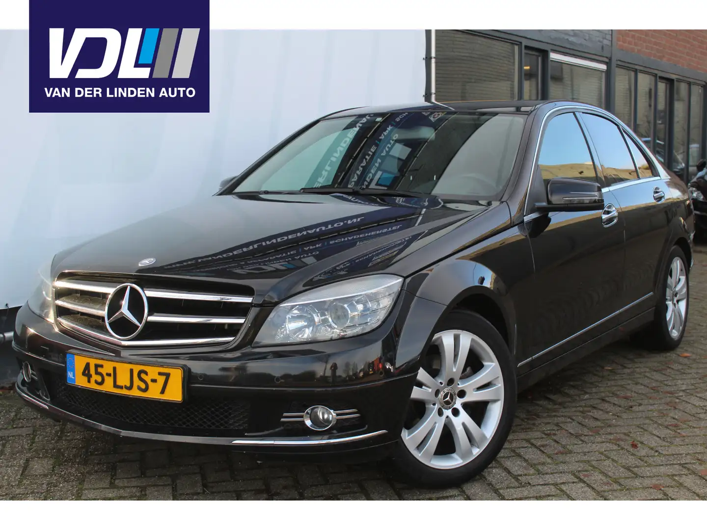 Mercedes-Benz C 180 Automaat CGI Business Edition Dealer Onderhouden D Schwarz - 1