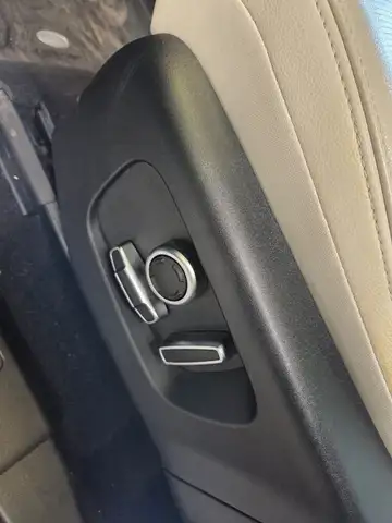 Land Rover Discovery Sport view 11