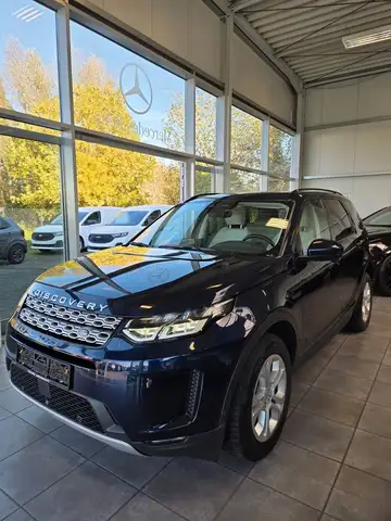 Land Rover Discovery Sport view 3