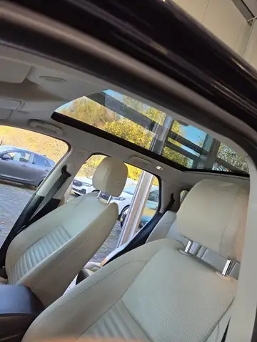 Land Rover Discovery Sport view 9