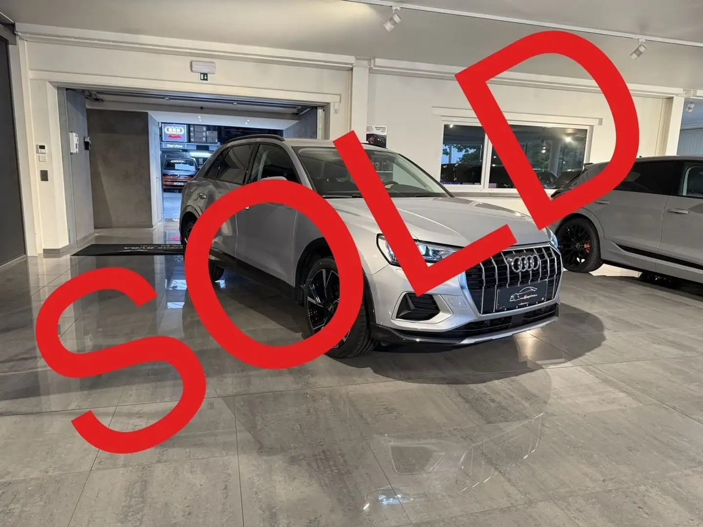 Audi Q3 SOLD BIJ GARAGE VRIENS YVES BV!!!!! - 1