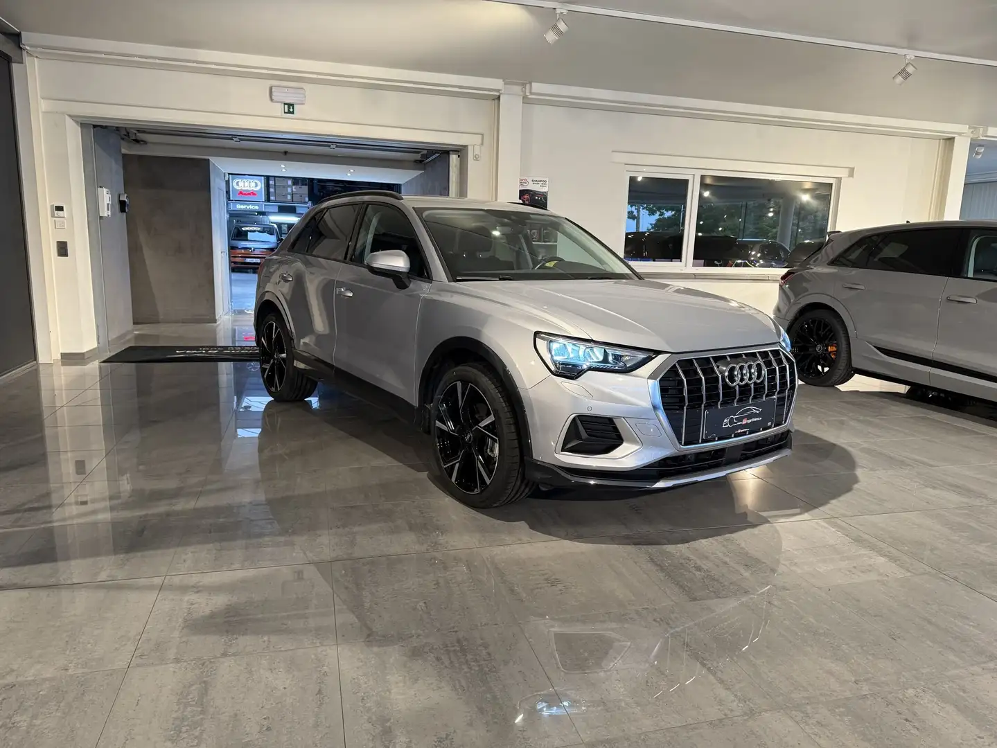 Audi Q3 SOLD BIJ GARAGE VRIENS YVES BV!!!!! - 2