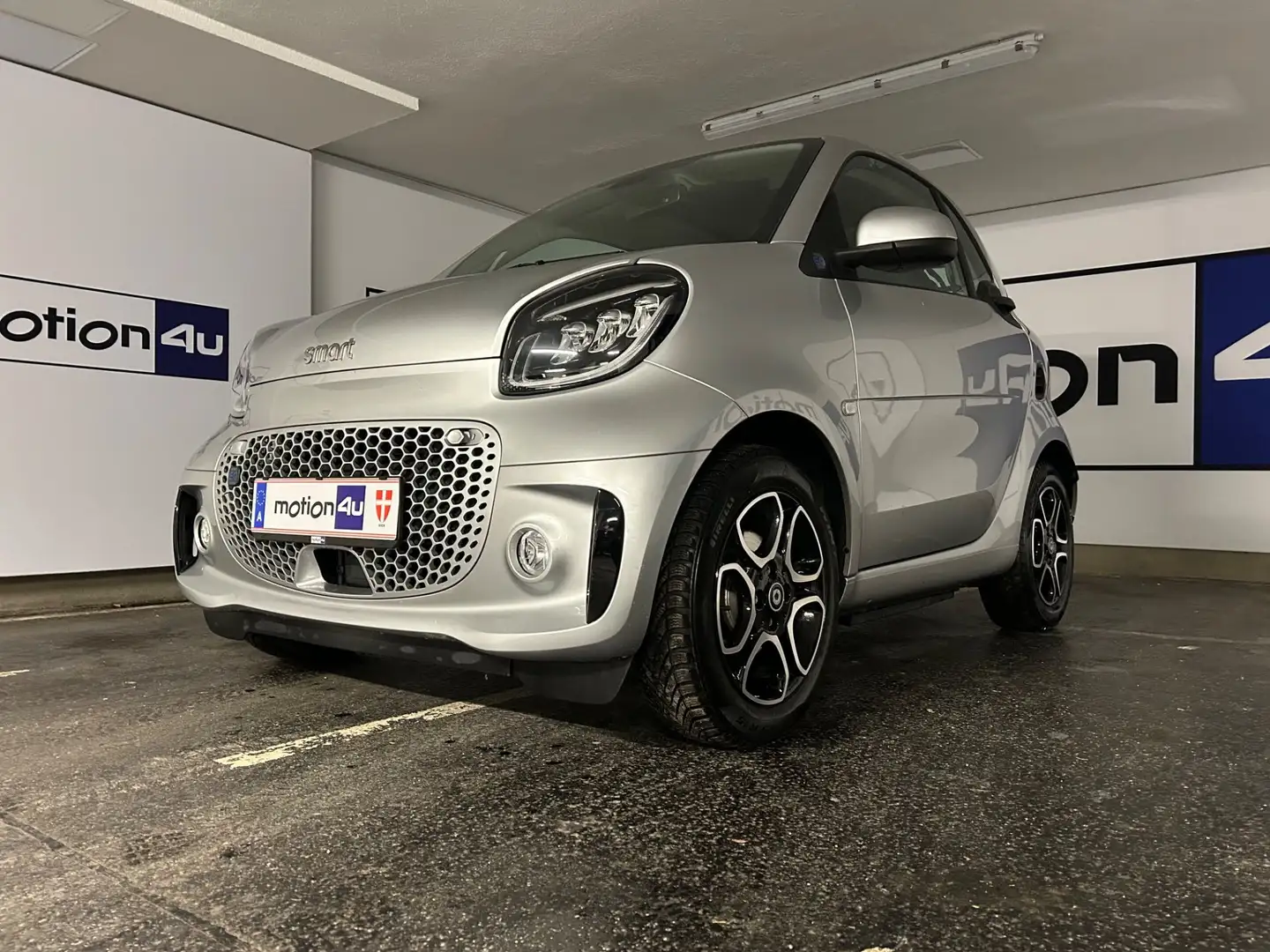 smart forTwo EQ PRIME LED RFK PDC PANO SHZ STZ LEDER TEMPOMAT Silber - 2