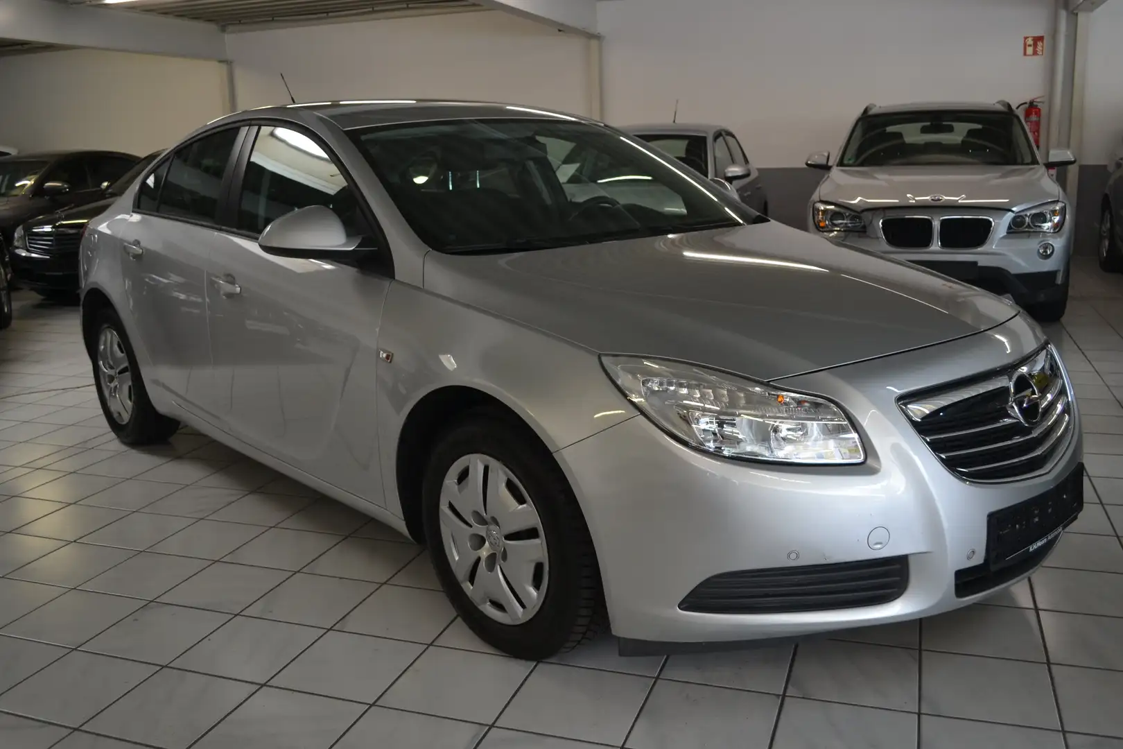 Opel Insignia 1.6 Lim. Selection 2.HAND* Срібний - 2