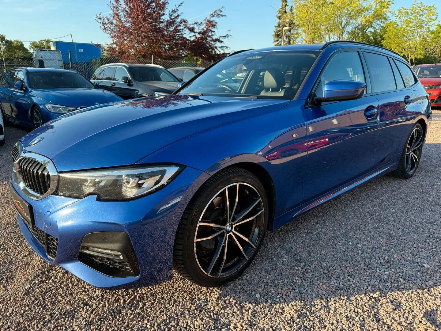 BMW 320 d T xDrive M-Sport*LiveCockpit*AHK*STNDHZ*ACC Bleu - 1