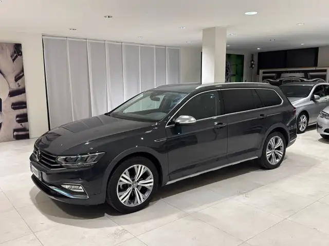 Volkswagen Passat Alltrack 2.0TDI 200cv 4MOTION DSG Navi FariLED 18”