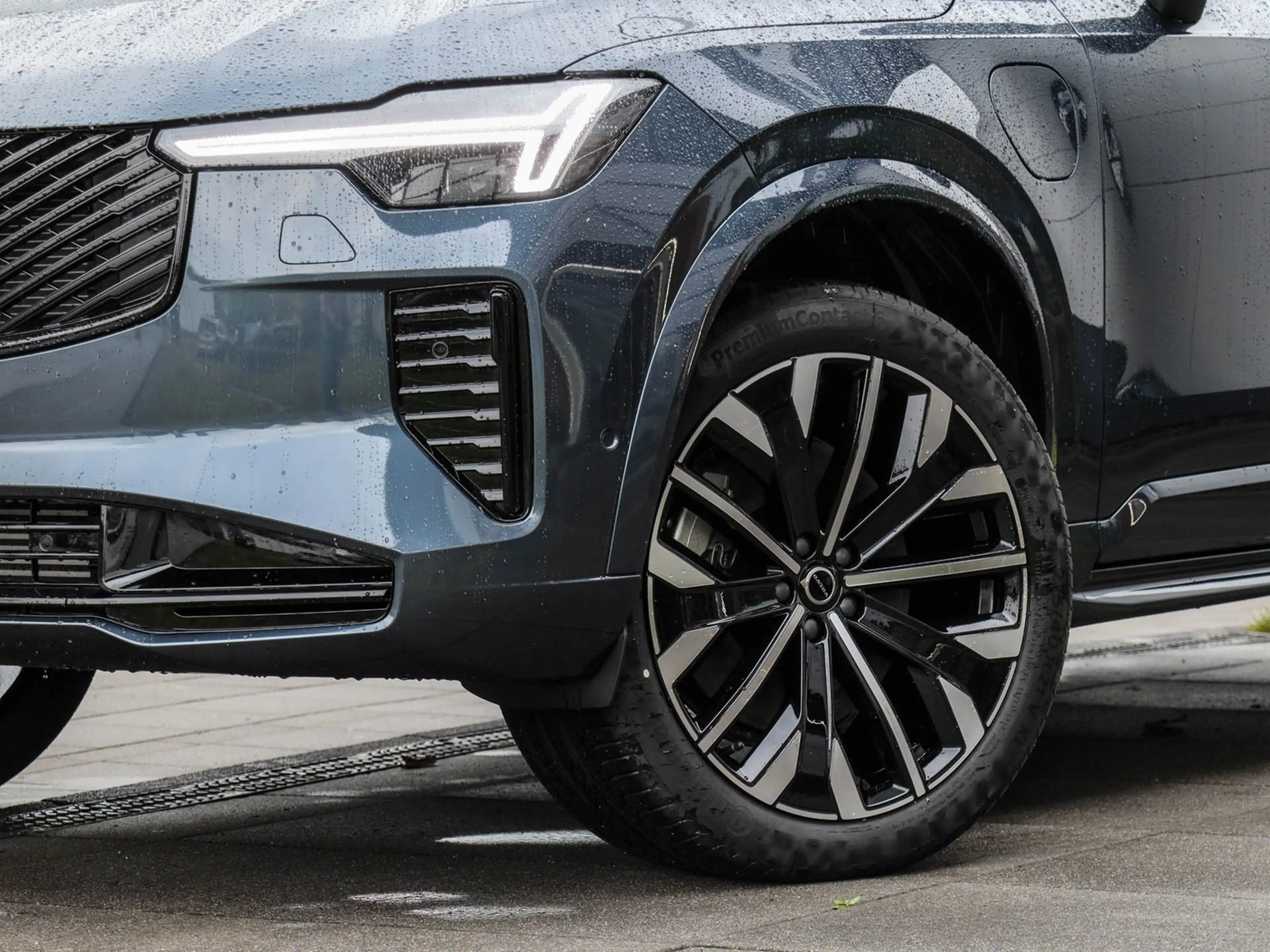 Volvo XC90 T8 AWD Reskin Plus Dark NP:95.230,-/PANO/360°/HK — photo 5